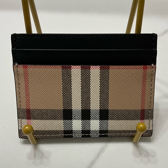 Burberry Card Case . BNWT - Picture 1 of 2